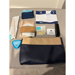 Women's Air Tahiti Nui flight amenity Cosmetic Bag One Size Navy Beige